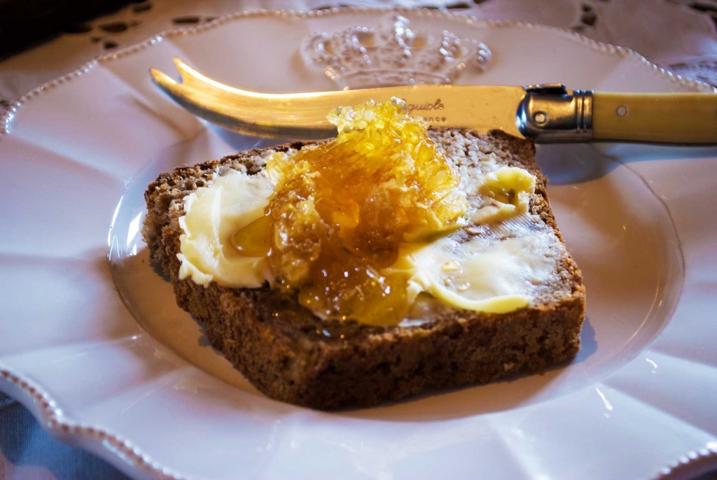 Pear and walnut bread - Juanita - MasterChef